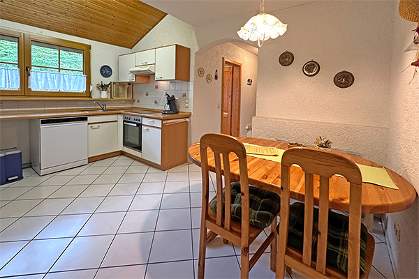 Voll ausgestattete Wohnküche